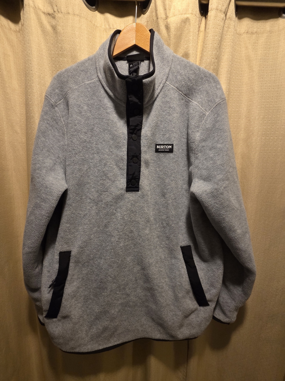 Burton Men's Light Gray Quarter-Zip Pullover with Black Trim